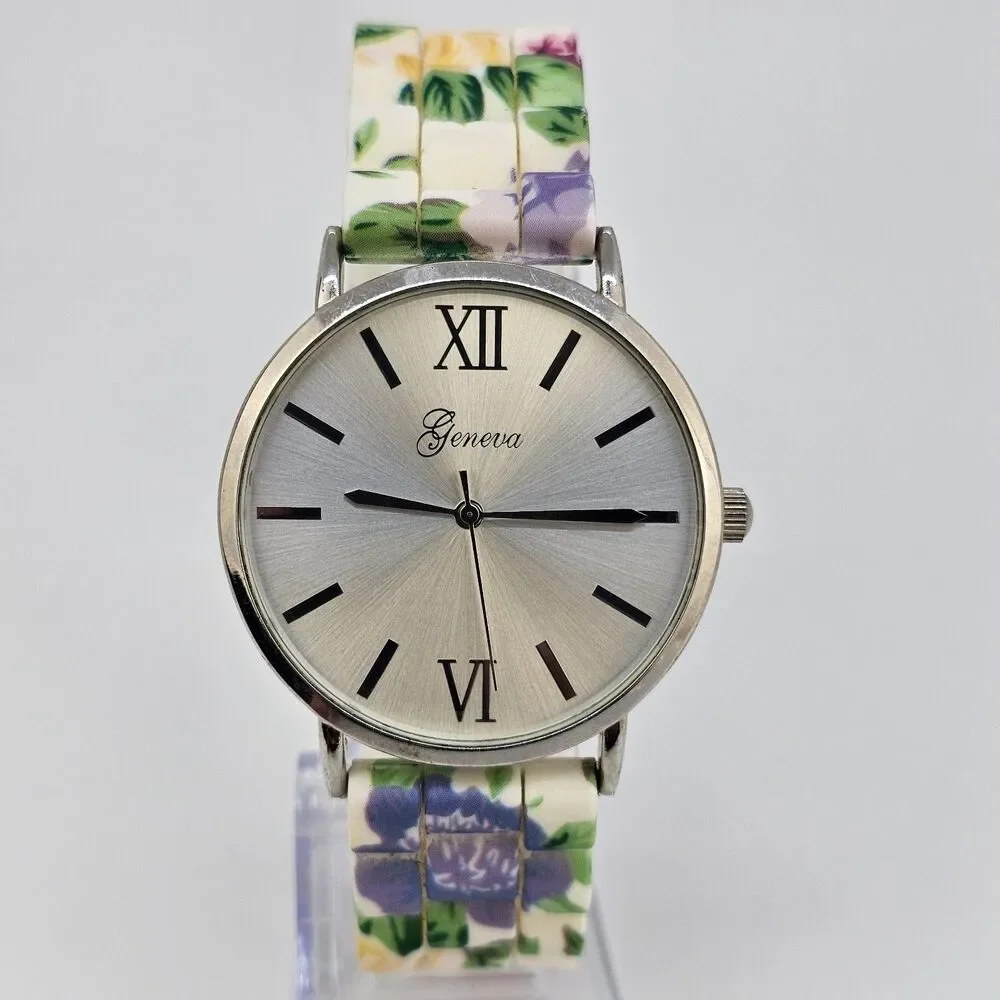 Women's 40MM Watch Gray Dial Case Flowers Plastic Band Straps New Battery‎